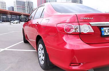 Седан Toyota Corolla 2013 в Киеве