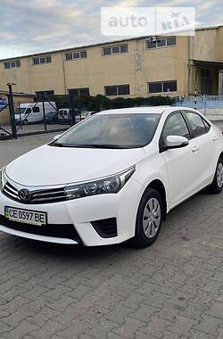 Седан Toyota Corolla 2014 в Черновцах