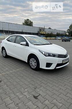 Седан Toyota Corolla 2014 в Черновцах