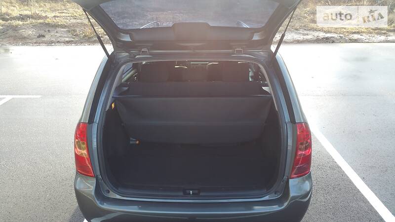 Універсал Toyota Corolla 2004 в Вишгороді