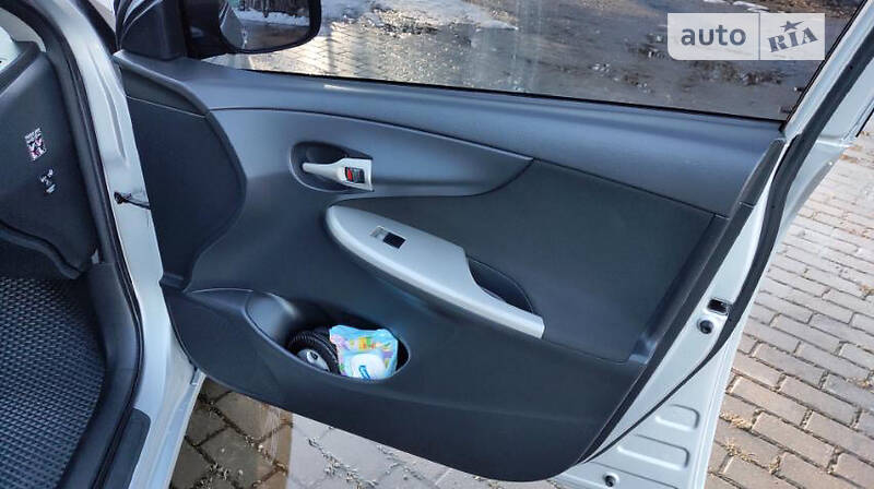 Седан Toyota Corolla 2008 в Виннице