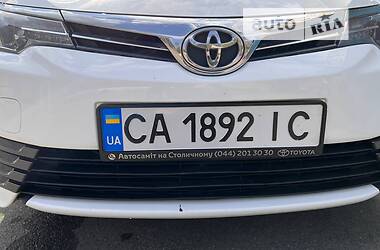 Седан Toyota Corolla 2017 в Киеве