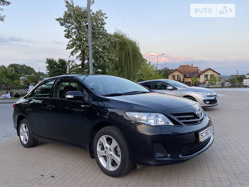 Седан Toyota Corolla 2010 в Львове