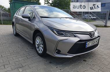 Седан Toyota Corolla 2019 в Ивано-Франковске