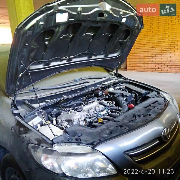 Седан Toyota Corolla 2008 в Украинке