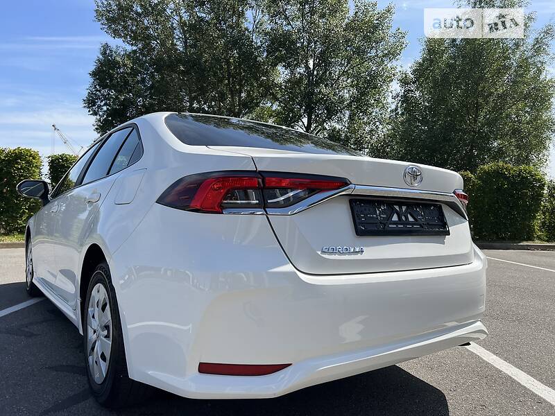 Седан Toyota Corolla 2020 в Киеве