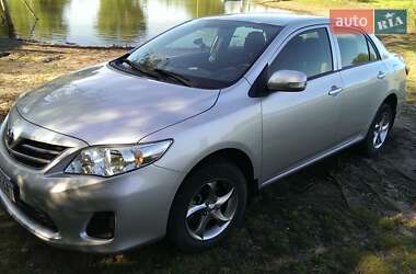 Седан Toyota Corolla 2010 в Чернігові