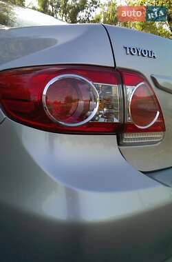 Седан Toyota Corolla 2010 в Чернігові