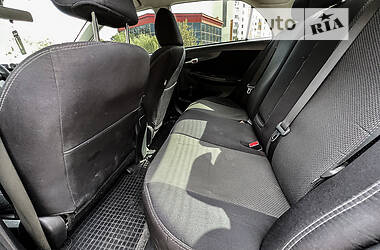 Седан Toyota Corolla 2011 в 