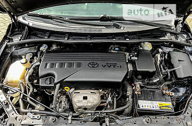 Седан Toyota Corolla 2011 в 
