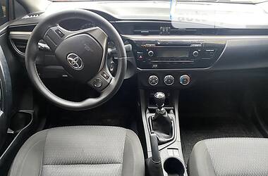 Седан Toyota Corolla 2013 в Хмельницком