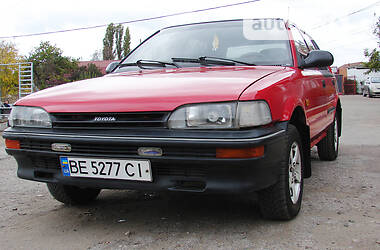 Хетчбек Toyota Corolla 1987 в 