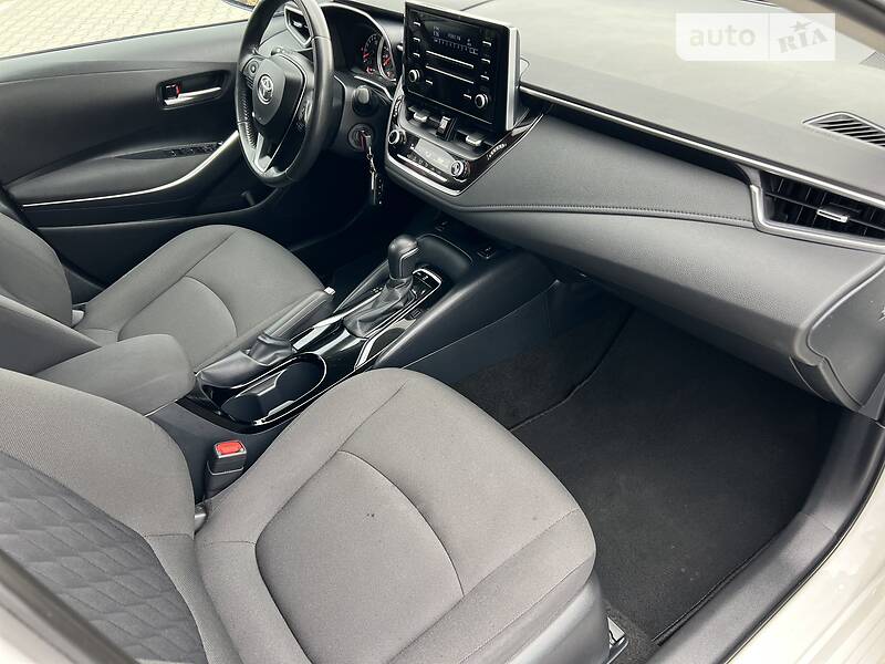 Седан Toyota Corolla 2019 в Киеве
