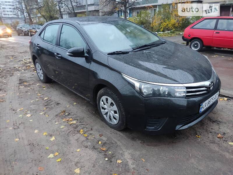 Седан Toyota Corolla 2016 в Киеве
