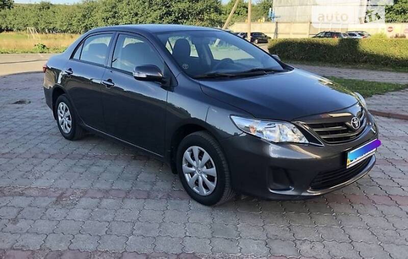 Седан Toyota Corolla 2010 в Черкасах