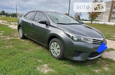 Седан Toyota Corolla 2013 в Киеве