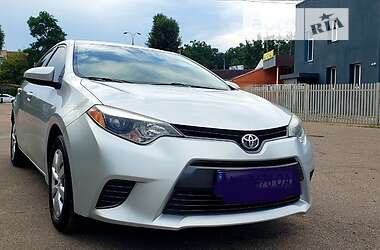 Седан Toyota Corolla 2015 в Киеве