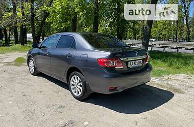 Седан Toyota Corolla 2012 в Киеве