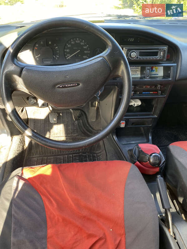 Ліфтбек Toyota Corolla 1988 в Сарнах