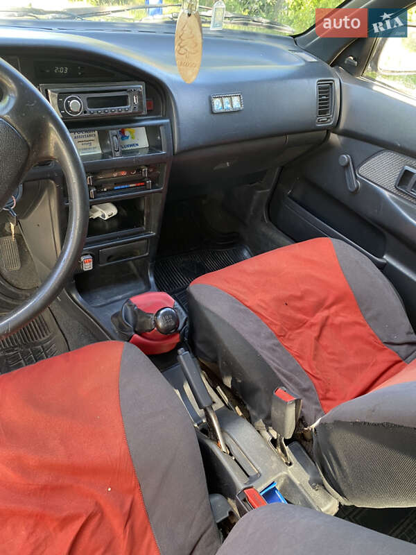 Ліфтбек Toyota Corolla 1988 в Сарнах