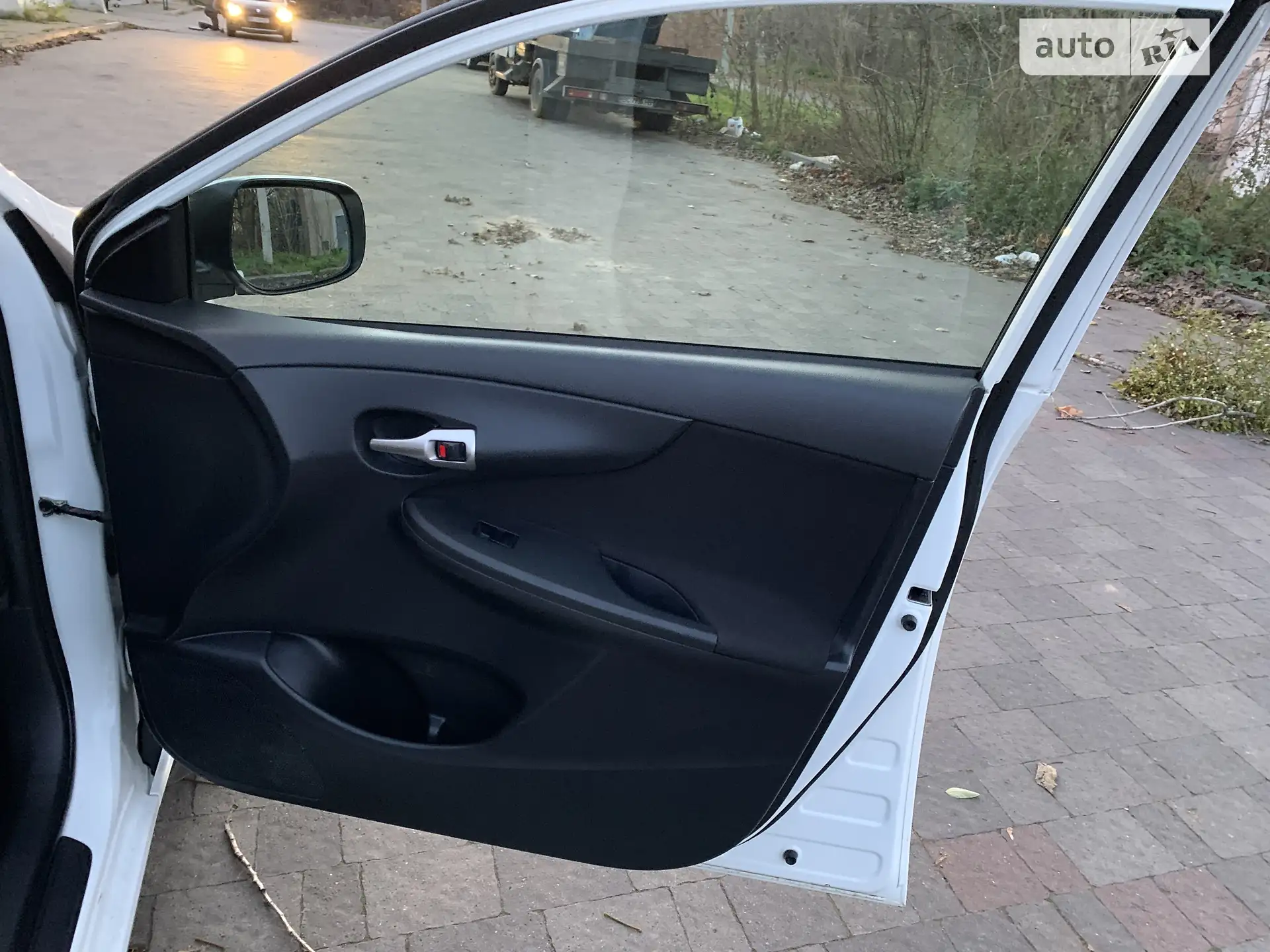 2012 Toyota Corolla - мініатюра 35