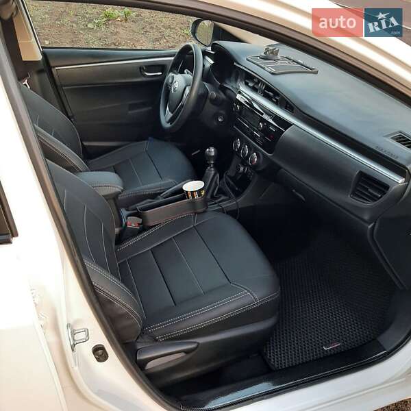 Седан Toyota Corolla 2015 в Одессе