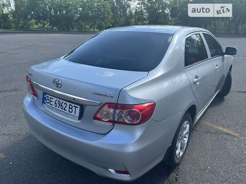Седан Toyota Corolla 2011 в Южноукраинске