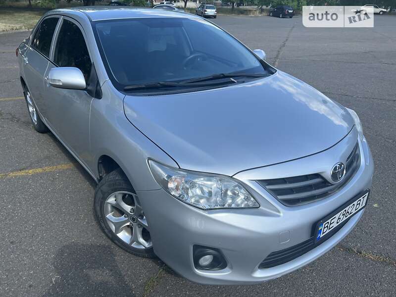 Седан Toyota Corolla 2011 в Южноукраинске
