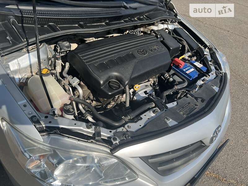 Седан Toyota Corolla 2011 в Южноукраинске