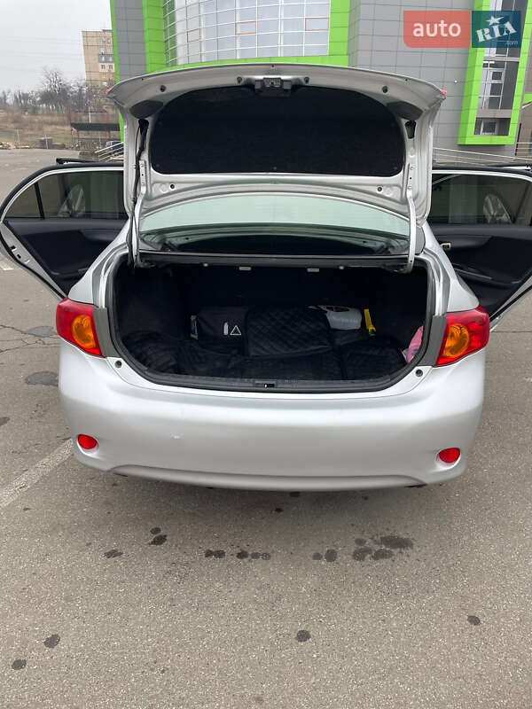 Седан Toyota Corolla 2007 в Кривом Роге
