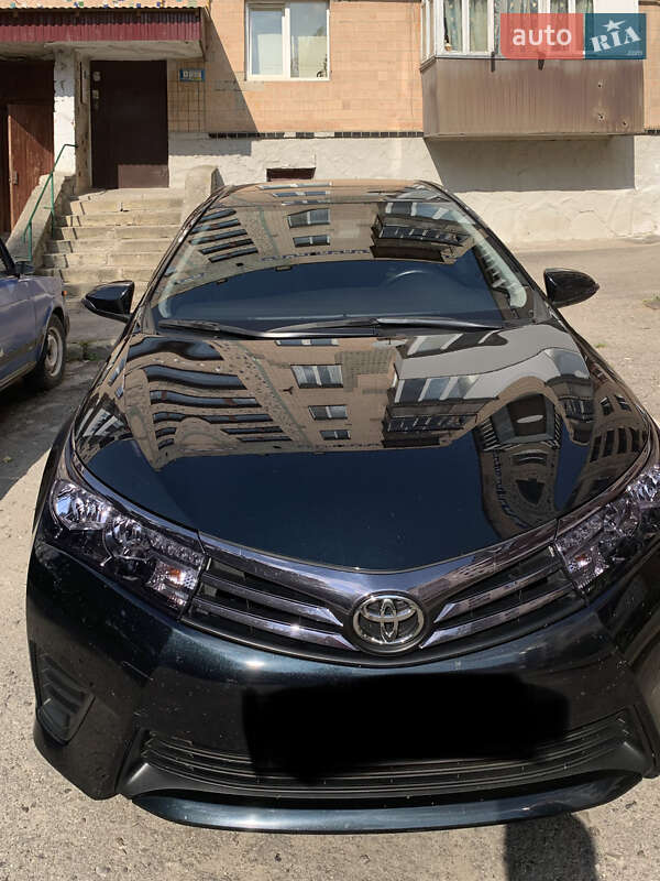 Седан Toyota Corolla 2013 в Тернополі
