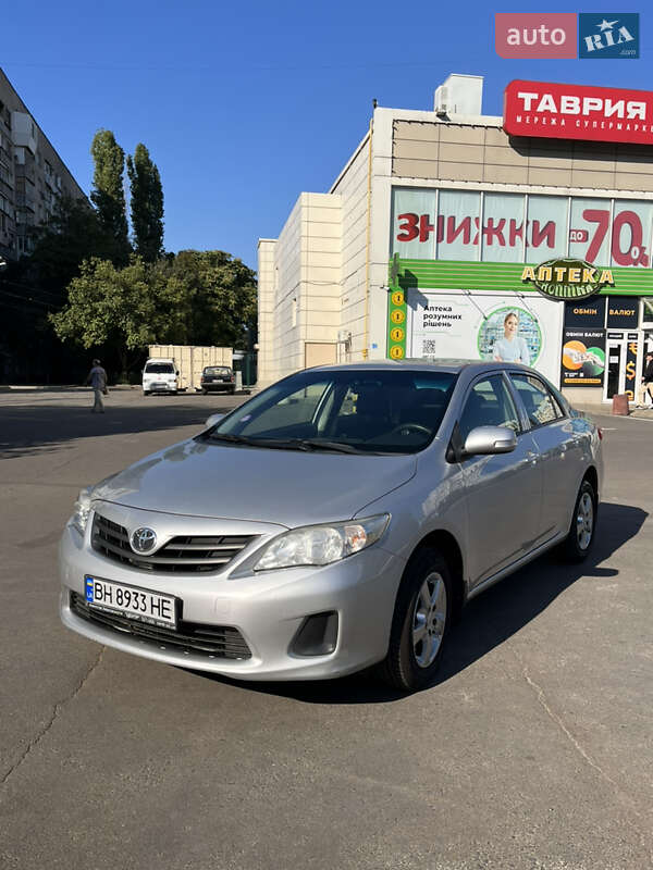 Седан Toyota Corolla 2012 в Одесі