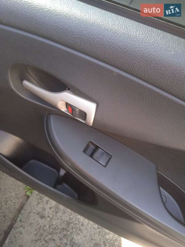 Седан Toyota Corolla 2009 в Киеве фото 17 Седан Toyota Corolla 2009 в Киеве