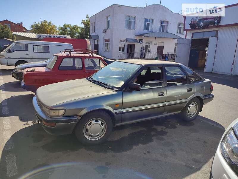 Ліфтбек Toyota Corolla 1989 в Чорноморську