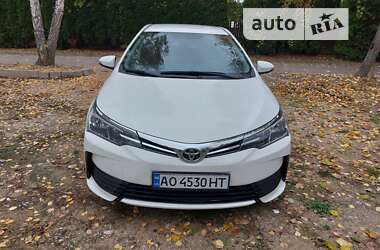 Седан Toyota Corolla 2018 в Киеве