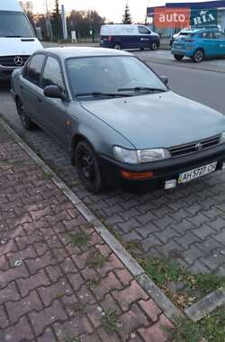 Седан Toyota Corolla 1993 в 