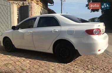 Седан Toyota Corolla 2010 в 