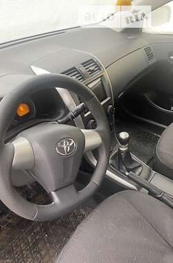 Седан Toyota Corolla 2013 в Днепре