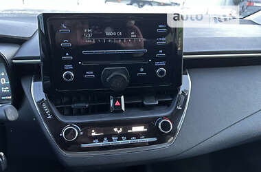 Седан Toyota Corolla 2019 в Чернівцях