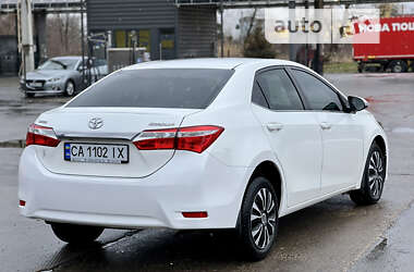 Седан Toyota Corolla 2014 в 