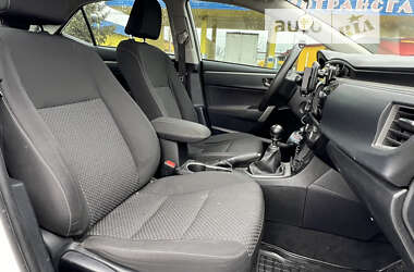 Седан Toyota Corolla 2014 в 