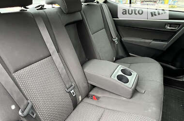 Седан Toyota Corolla 2014 в 
