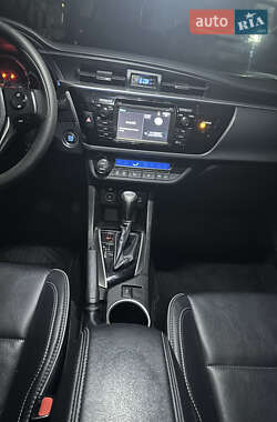 Седан Toyota Corolla 2014 в Киеве