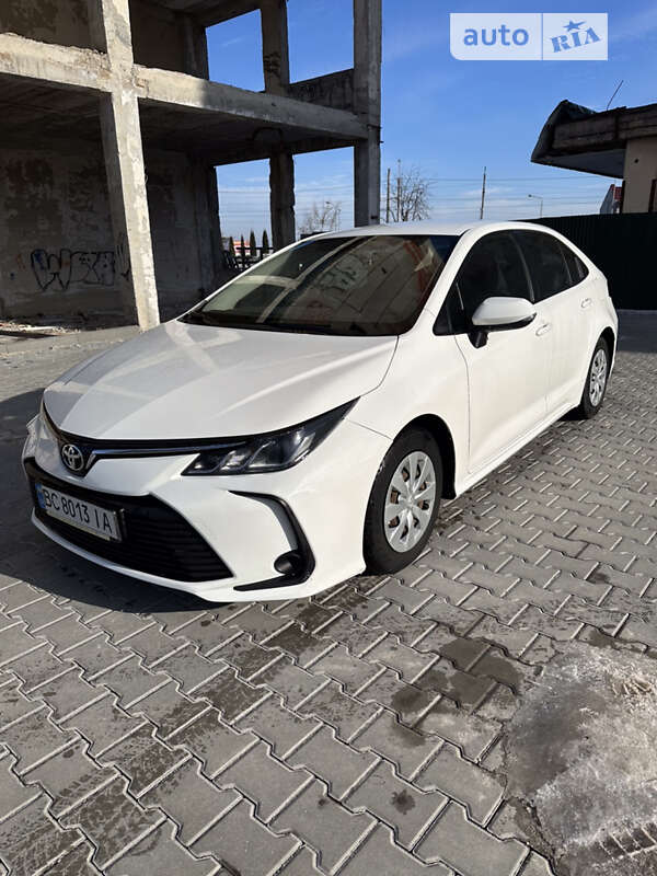Седан Toyota Corolla 2019 в Тернополе