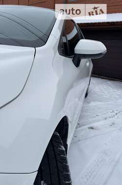 Седан Toyota Corolla 2020 в Ромнах