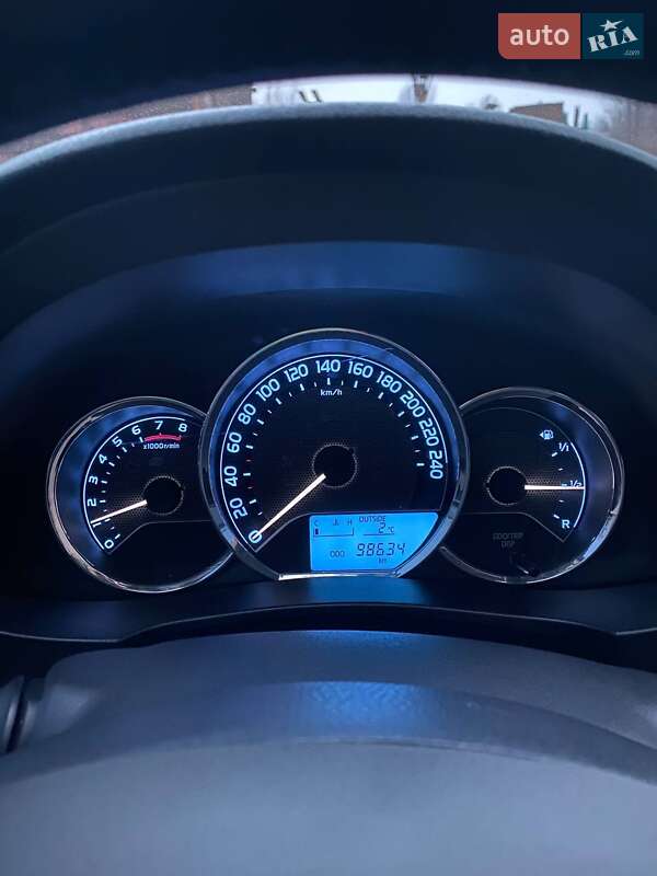 Седан Toyota Corolla 2014 в Полтаві