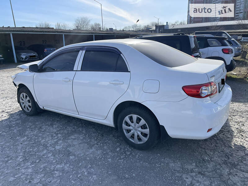 Седан Toyota Corolla 2010 в Дніпрі