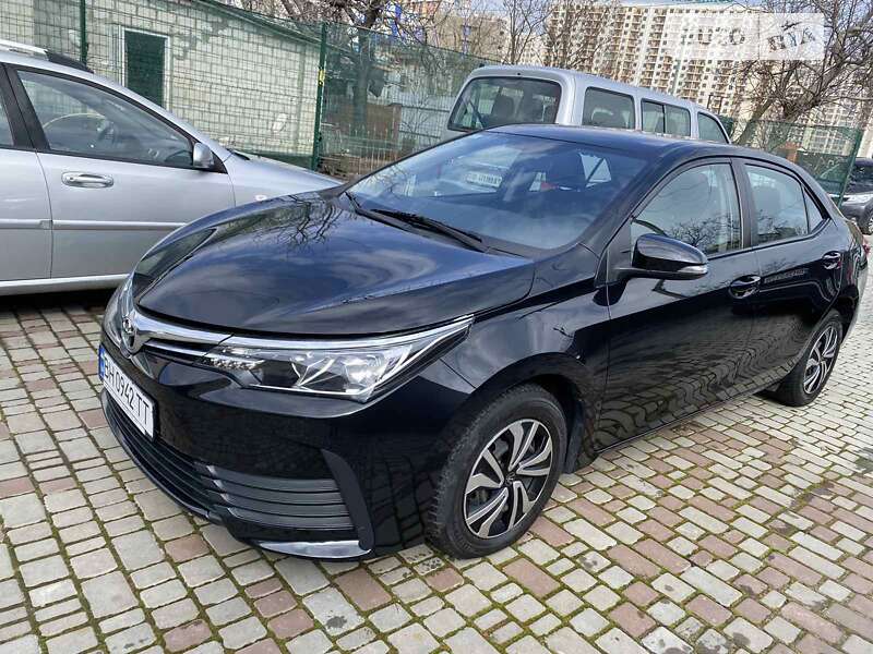 Седан Toyota Corolla 2018 в Одессе