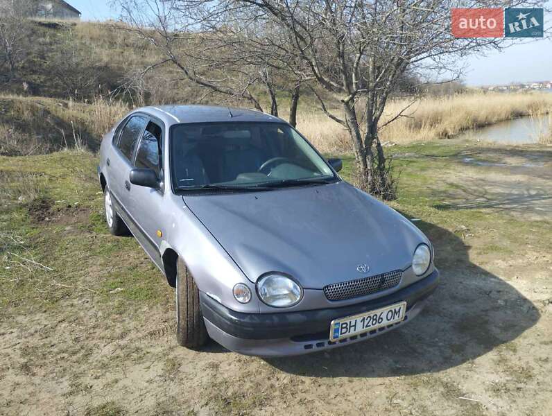 Хэтчбек Toyota Corolla 1998 в Одессе