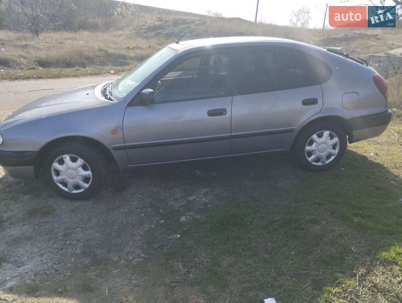 Хэтчбек Toyota Corolla 1998 в Одессе